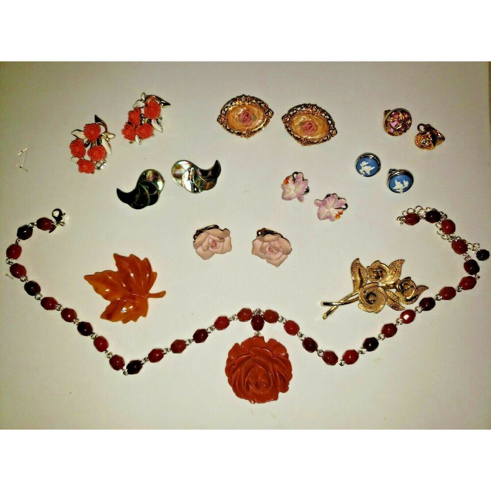 Vintage 6 Pairs Clip On Earrings Carved Necklace 2 Avon Brooches 2 Earrings PB73